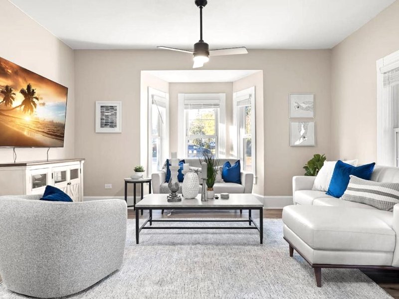 Elegant Pool Retreat with Firepitの写真