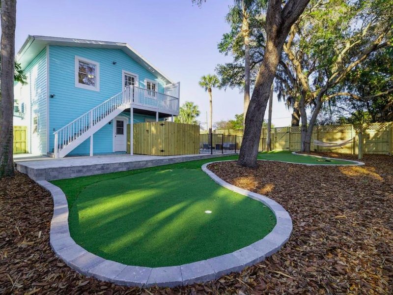 Elegant Pool Retreat with Firepitの写真