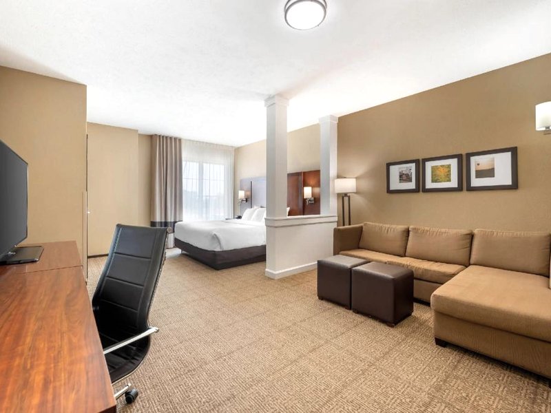 コンフォート スイーツ ウェスト オマハ (Comfort Suites West Omaha)の写真