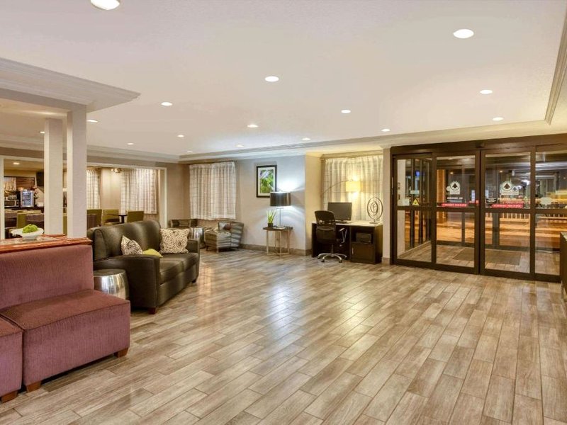 ラ キンタ イン&スイーツ バイ ウィンダム クリーブランド マケドニア (La Quinta Inn & Suites by Wyndham Cleveland Macedonia)の写真