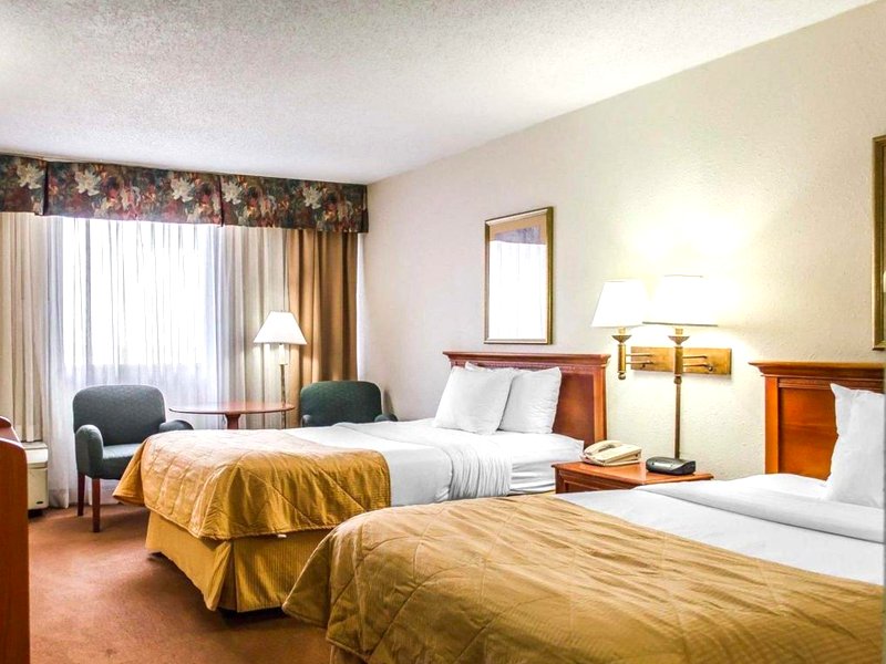 Norwood Inn Hudsonの写真