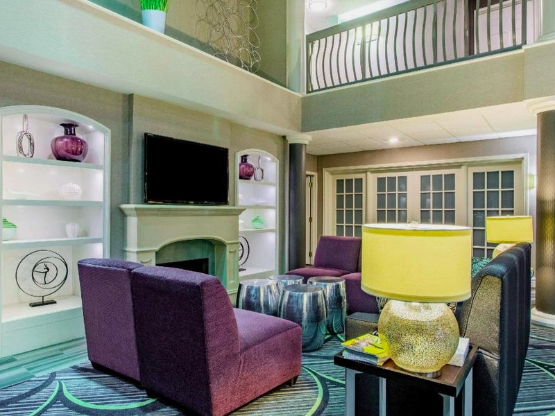 ラ キンタ イン & スイーツ バイ ウィンダム ローリー ダーラム エアポート (La Quinta Inn & Suites by Wyndham Raleigh Durham Airport)の写真