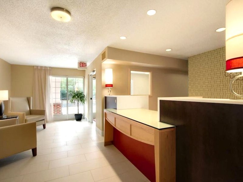 Candlewood Suites Raleigh-Caryの写真