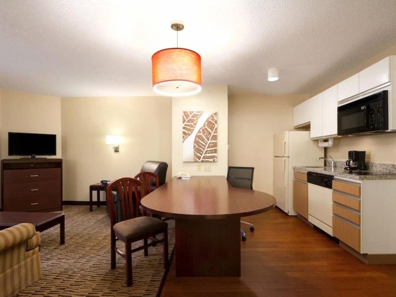 Candlewood Suites Raleigh-Caryの写真