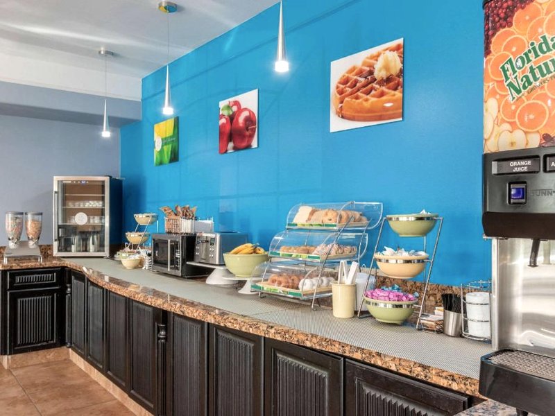 Quality Inn & Suites at The Outlets Mercedes/Weslacoの写真