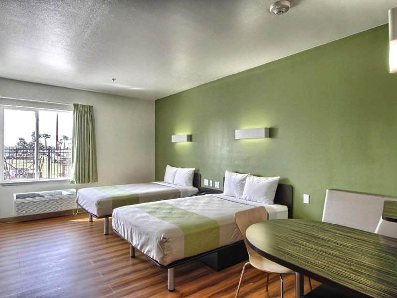 Motel 6 Weslaco, TXの写真