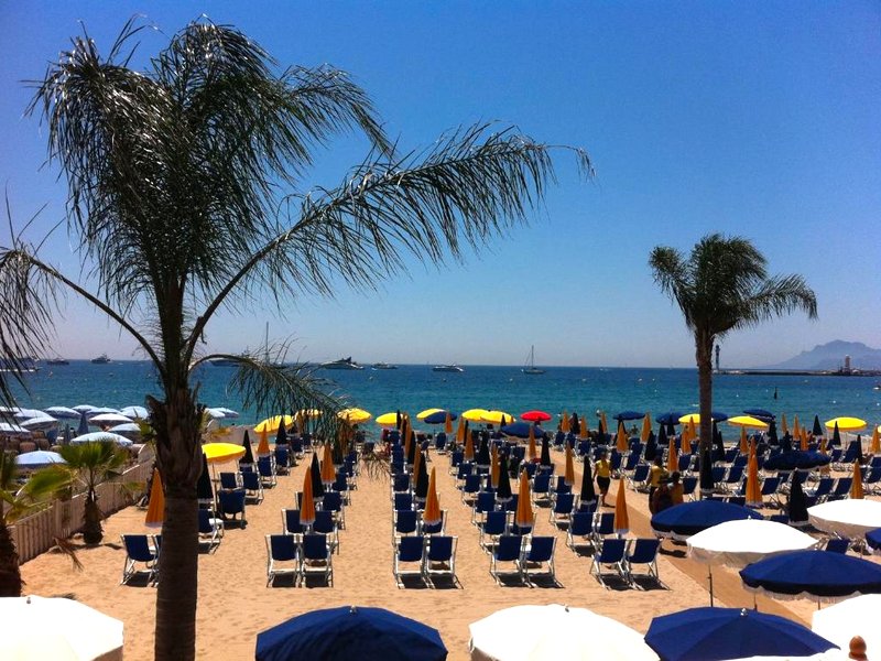アジュレンヌ ロイヤル ホテル カンヌ クロワゼット (Azurene Royal Hotel Cannes Croisette)の写真
