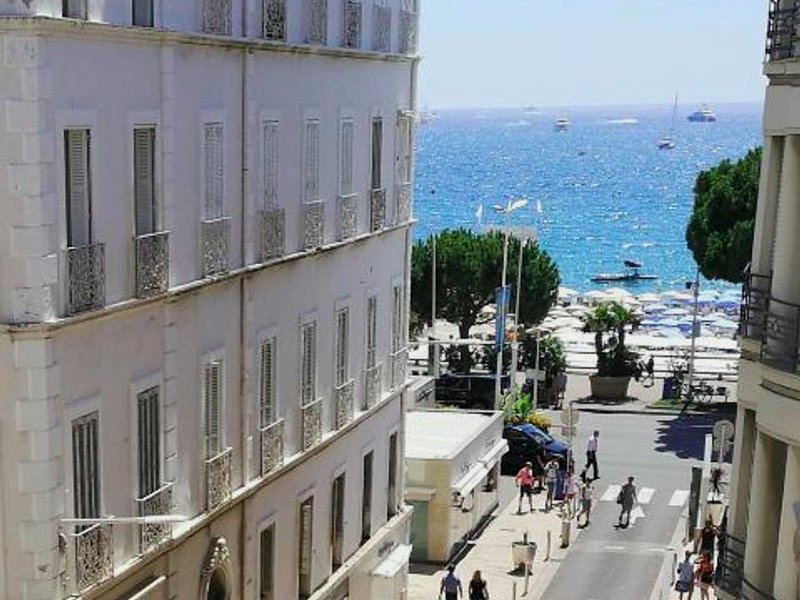 アジュレンヌ ロイヤル ホテル カンヌ クロワゼット (Azurene Royal Hotel Cannes Croisette)の写真