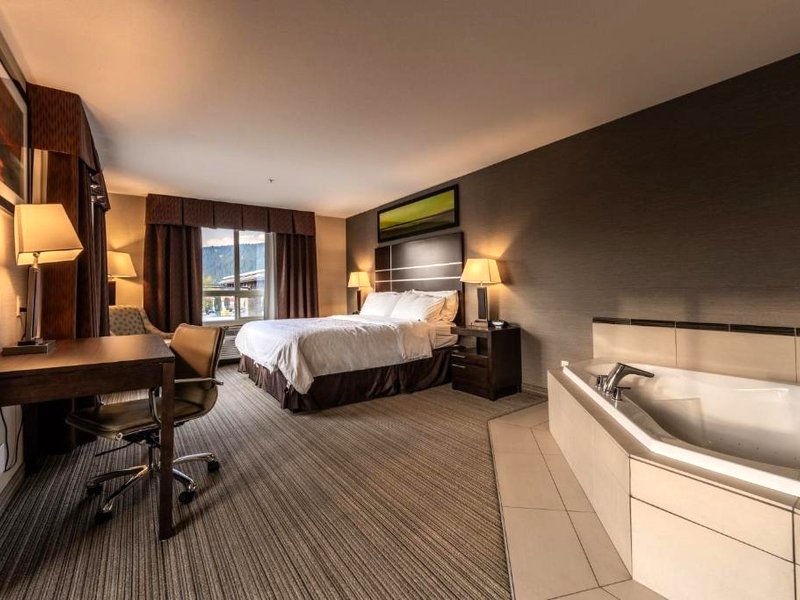 ホリデイ イン エクスプレス ゴールデン キッキング ホース バイ IHG (Holiday Inn Express Golden-Kicking Horse By IHG)の写真