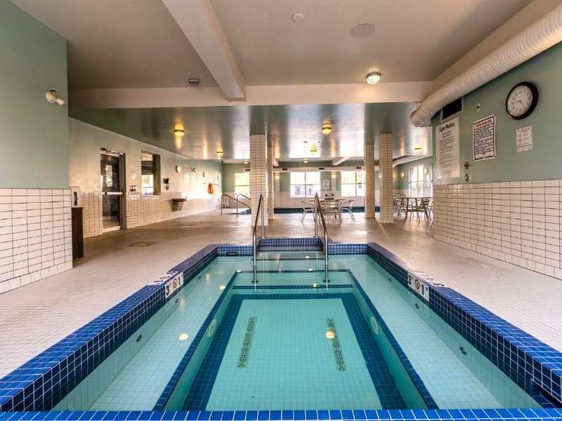 ホリデイ イン エクスプレス ゴールデン キッキング ホース バイ IHG (Holiday Inn Express Golden-Kicking Horse By IHG)の写真