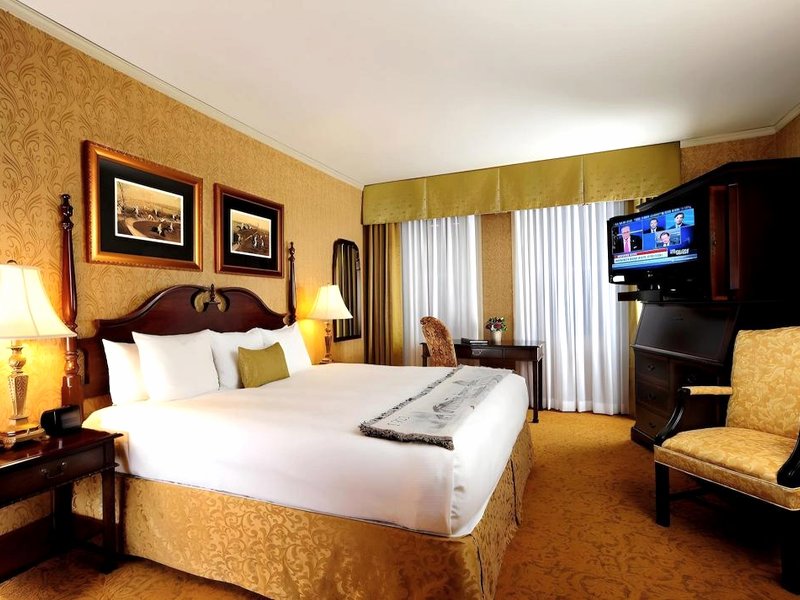 ザ ブラウン ホテル (The Brown Hotel)の写真