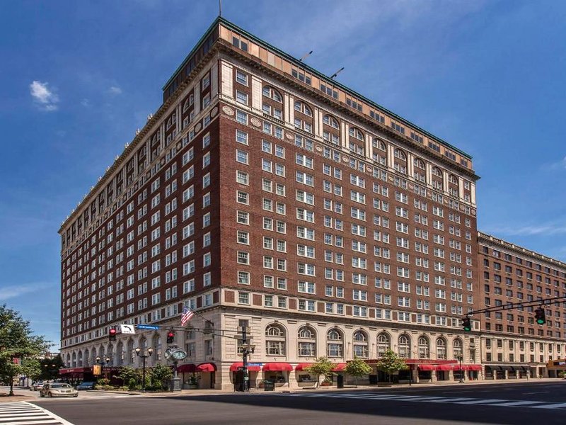 ザ ブラウン ホテル (The Brown Hotel)の写真