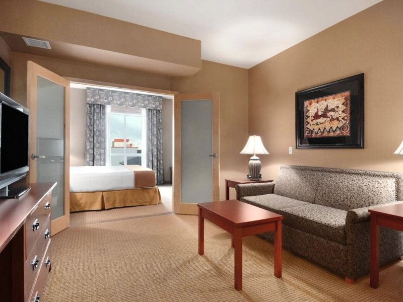 デイズ イン&スイーツ バイ ウィンダム ストラスモア (Days Inn & Suites by Wyndham Strathmore)の写真