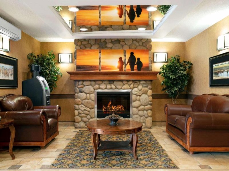 デイズ イン&スイーツ バイ ウィンダム ストラスモア (Days Inn & Suites by Wyndham Strathmore)の写真