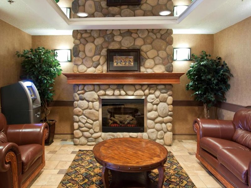 デイズ イン&スイーツ バイ ウィンダム ストラスモア (Days Inn & Suites by Wyndham Strathmore)の写真