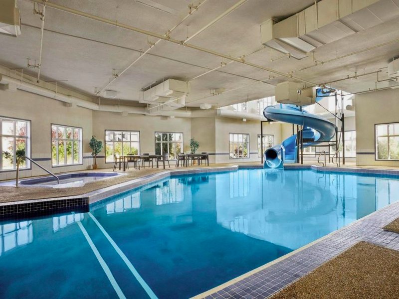 デイズ イン&スイーツ バイ ウィンダム ストラスモア (Days Inn & Suites by Wyndham Strathmore)の写真