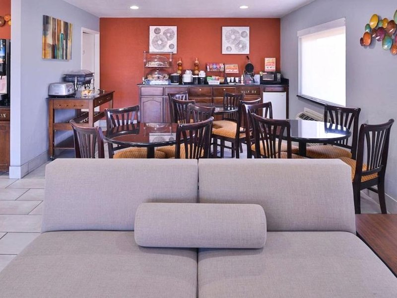 Ramada Limited Batesvilleの写真