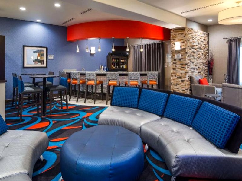 ベスト ウェスタン プラス アードモア イン&スイーツ (Best Western Plus Ardmore Inn & Suites)の写真