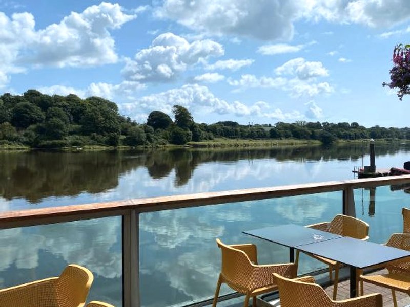 ウォーターフォード マリーナホテル (Waterford Marina Hotel)の写真