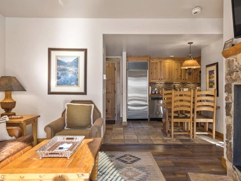 Blue Collar Boutique: Affordable Adventureの写真