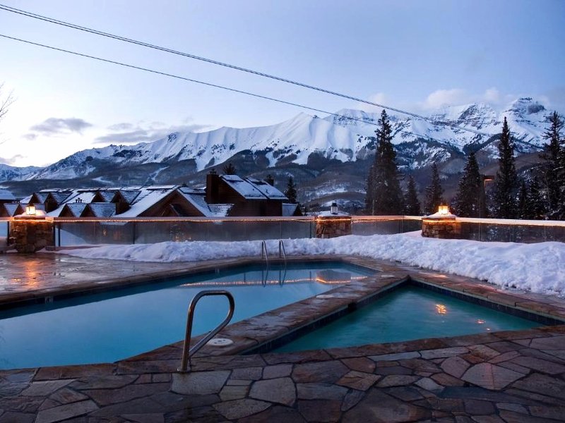 Blue Collar Boutique: Affordable Adventureの写真