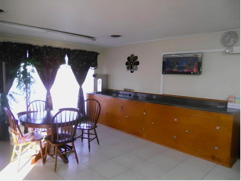 Budget Inn - New Albanyの写真