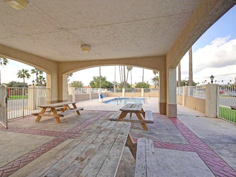 Motel 6 Edinburg, TXの写真