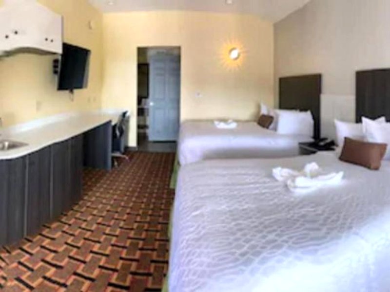 HomeStay Inn & Suites Edinburgの写真