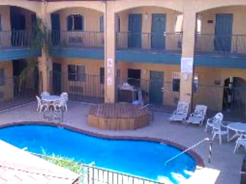 Texas Inn and Suites - Downtown Edinburg, N. of McAllen, Pharrの写真