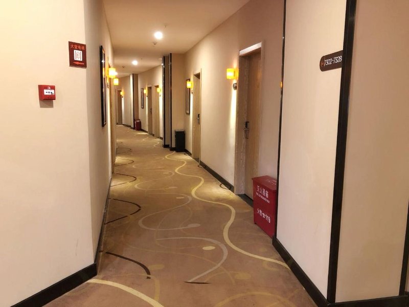 7 デイズ プレミアム チアンジアン レイルウェイ ステーション ロンシァチェン (7 Days Premium·Qianjiang Railway Station Longxiacheng)の写真