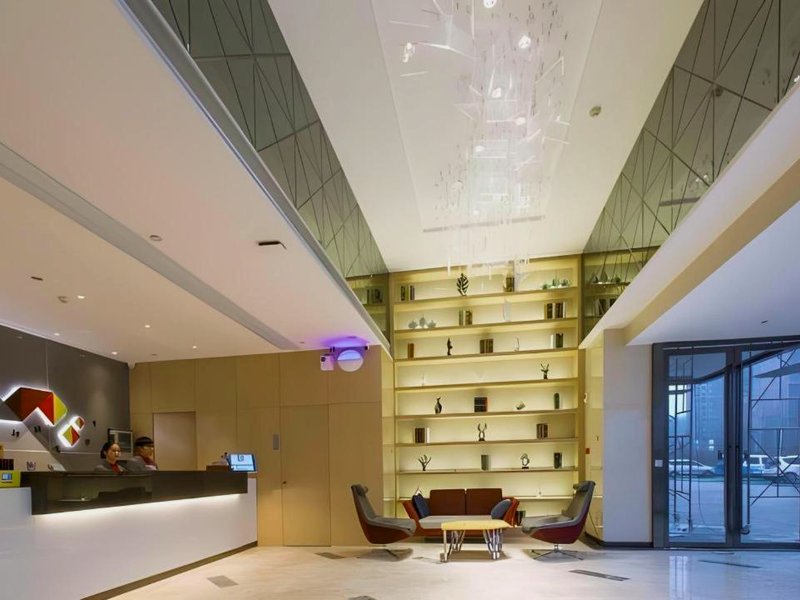 Borrman Hotel Qianjiang High-speed Railway Station Lobster Cityの写真