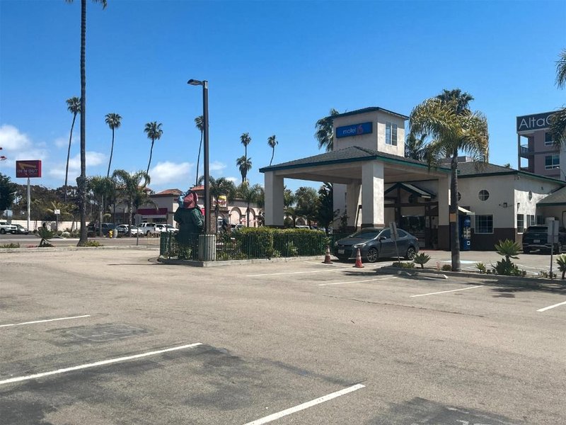 モーテル 6 オーシャンサイド マリーナ キャンプ ペンドルトン (Motel 6 Oceanside, CA – Marina / Camp Pendleton)の写真
