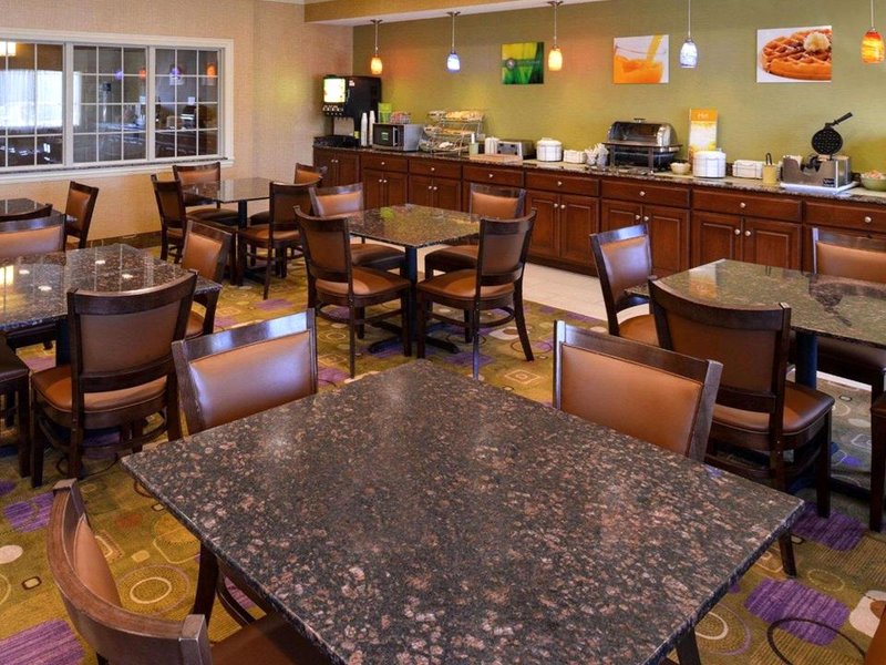 MainStay Suites Joliet I-80の写真