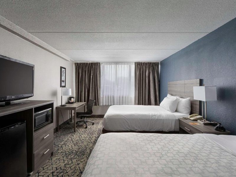 Clarion Hotel & Convention Center Jolietの写真