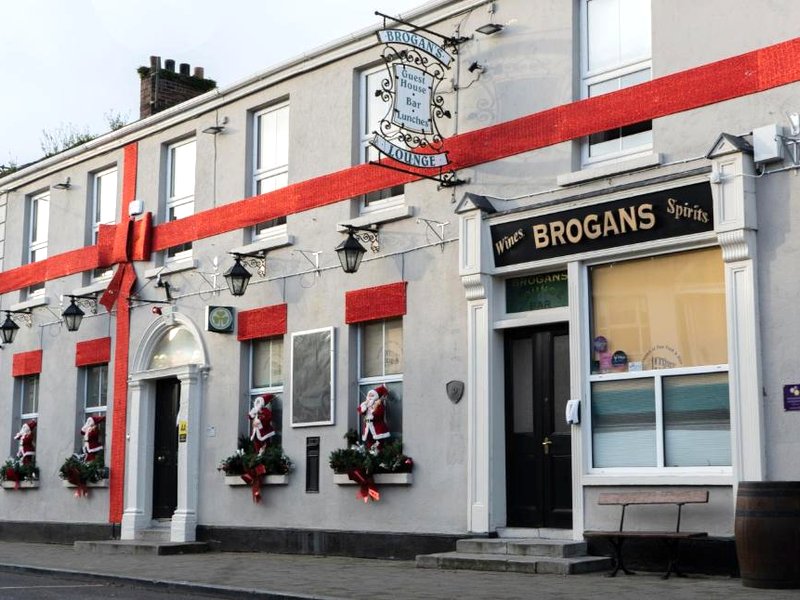 Brogans Bar & Hotelの写真