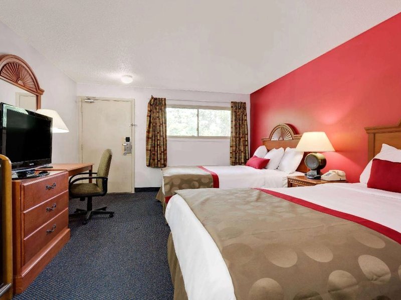 ラマダ バイ ウィンダム クリーブランド エアポート ウェスト (Ramada by Wyndham Cleveland Airport West)の写真