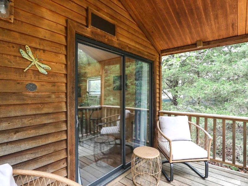 Cabin 10- Cozy Toronto Lake Cabin - Walk to the Water cabinの写真
