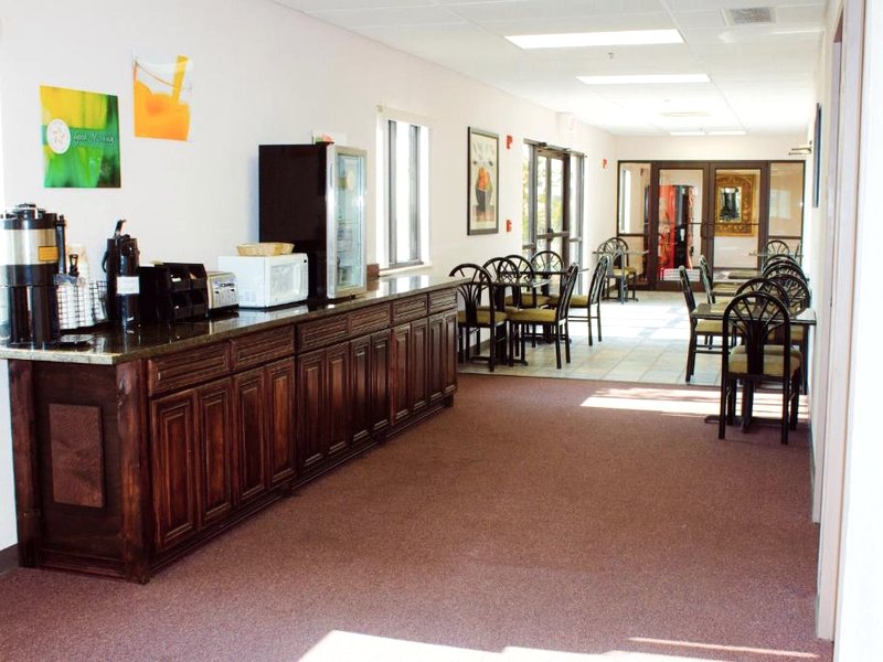 Americas Best Value Inn Fredoniaの写真