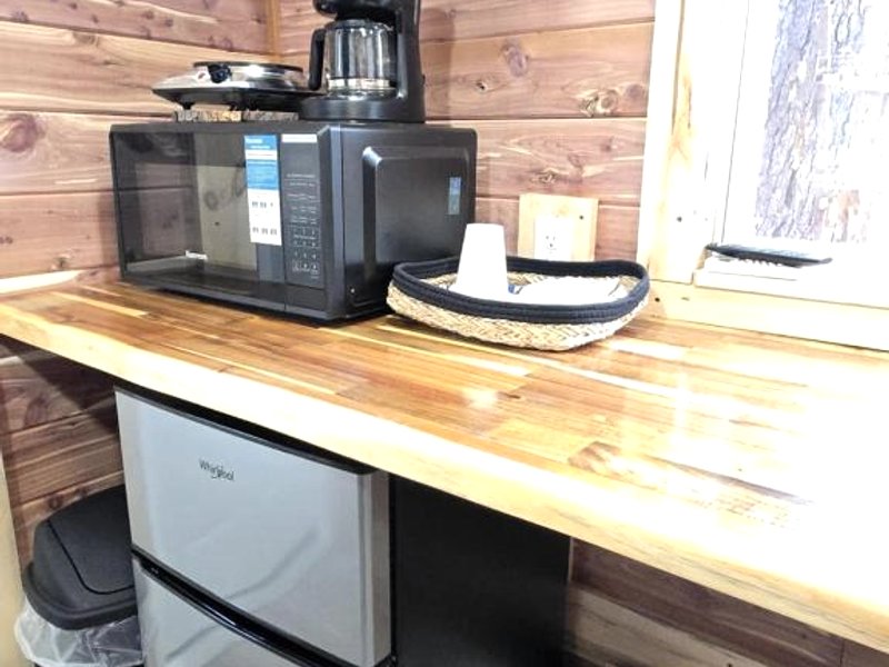 #4 - Amish Log Camping Cabin Walk to the Water cabinの写真