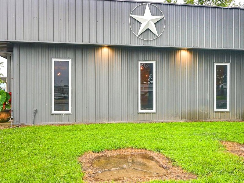 Shared Outdoor Space Quaint Studio in Fredoniaの写真