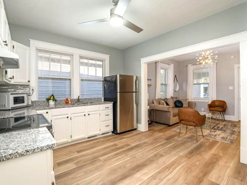 Dayton Street Sports Haven - 3 Bed 2 Bath Sleeps 8の写真