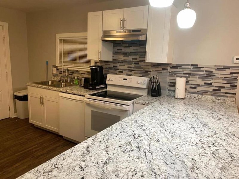 Charming Blue Haven 2Bed,1 Bath Home Sleeps 8の写真