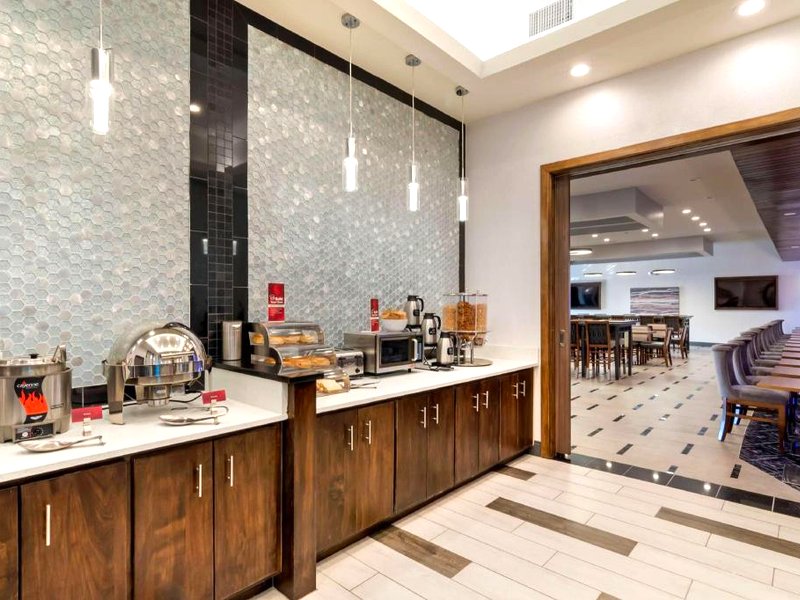 Best Western Premier Liberty Inn & Suites の写真
