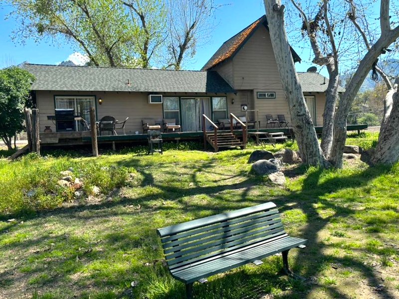 Sequoia River Front Cabinsの写真