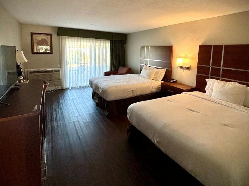 ウェスタン ホリデー ロッジ スリー リバーズ (Western Holiday Lodge Three Rivers)の写真