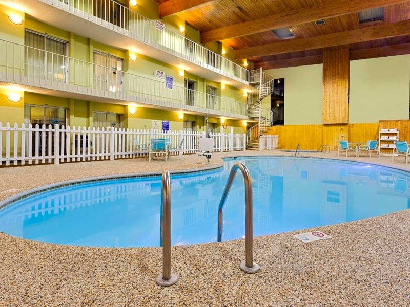ラマダ バイ ウィンダム マーケット (Ramada by Wyndham Marquette)の写真