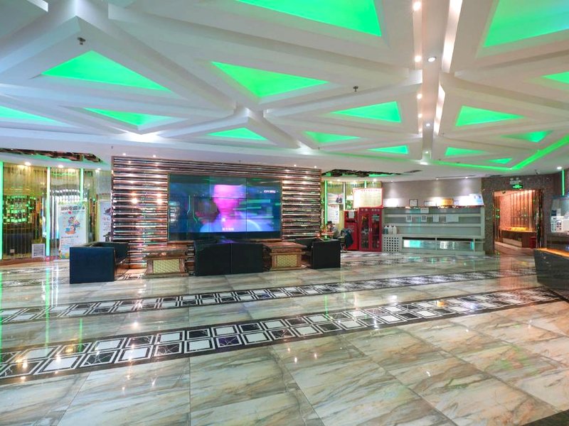 Grand Hotel (Aksu Tianbai Fashion Shopping Center)の写真