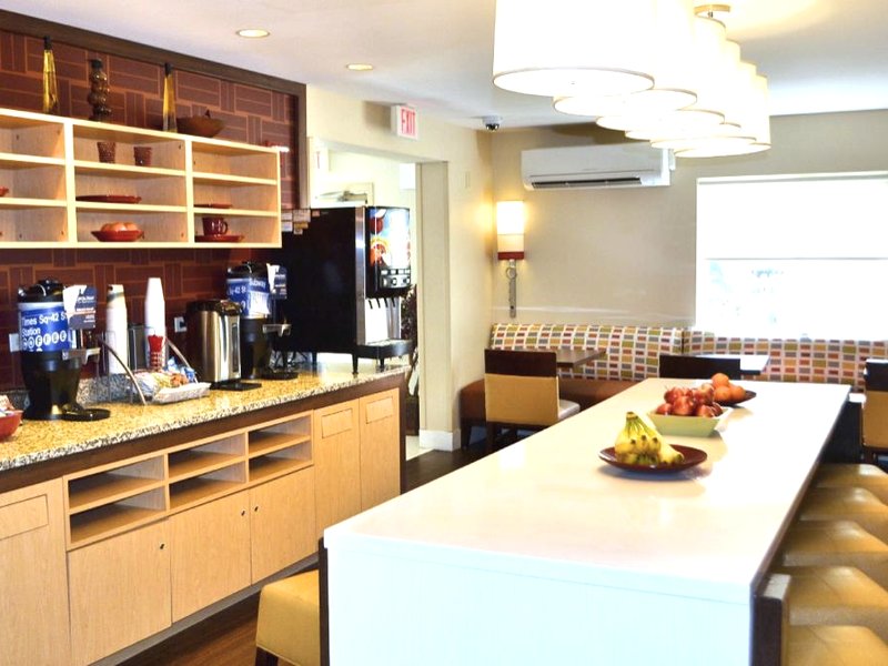 MainStay Suites Northbrook Wheelingの写真