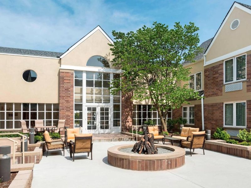 フォーポインツ バイ シェラトン バッファロー グローブ (Four Points by Sheraton Buffalo Grove)の写真