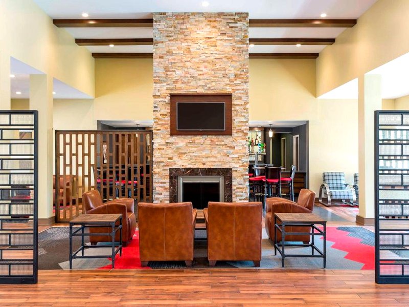 フォーポインツ バイ シェラトン バッファロー グローブ (Four Points by Sheraton Buffalo Grove)の写真